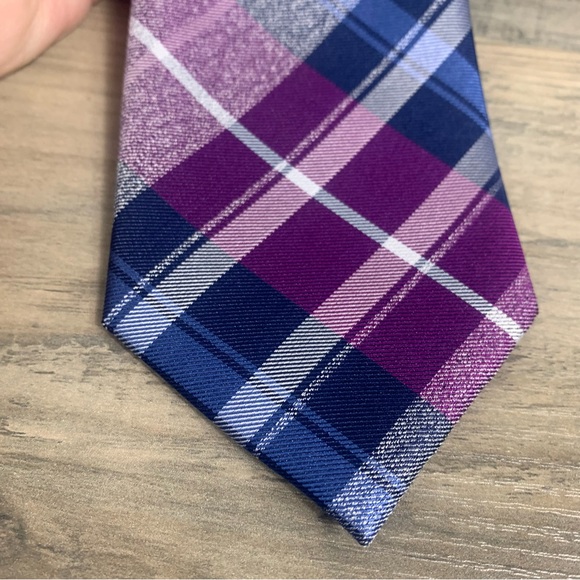 Jos A. Bank 100% Silk Traveler Stain Resistant Collection Bundle of ties - Picture 11 of 16